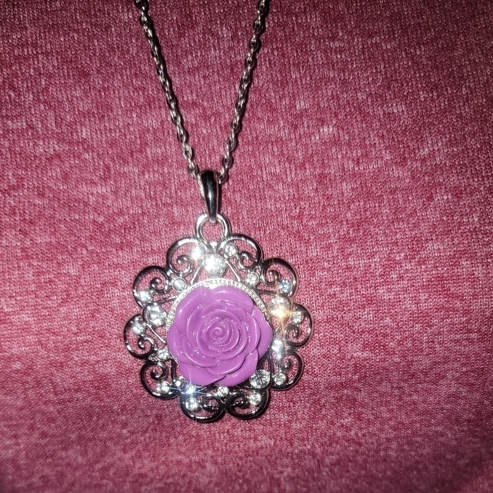 necklaces - Picture 3 of 5